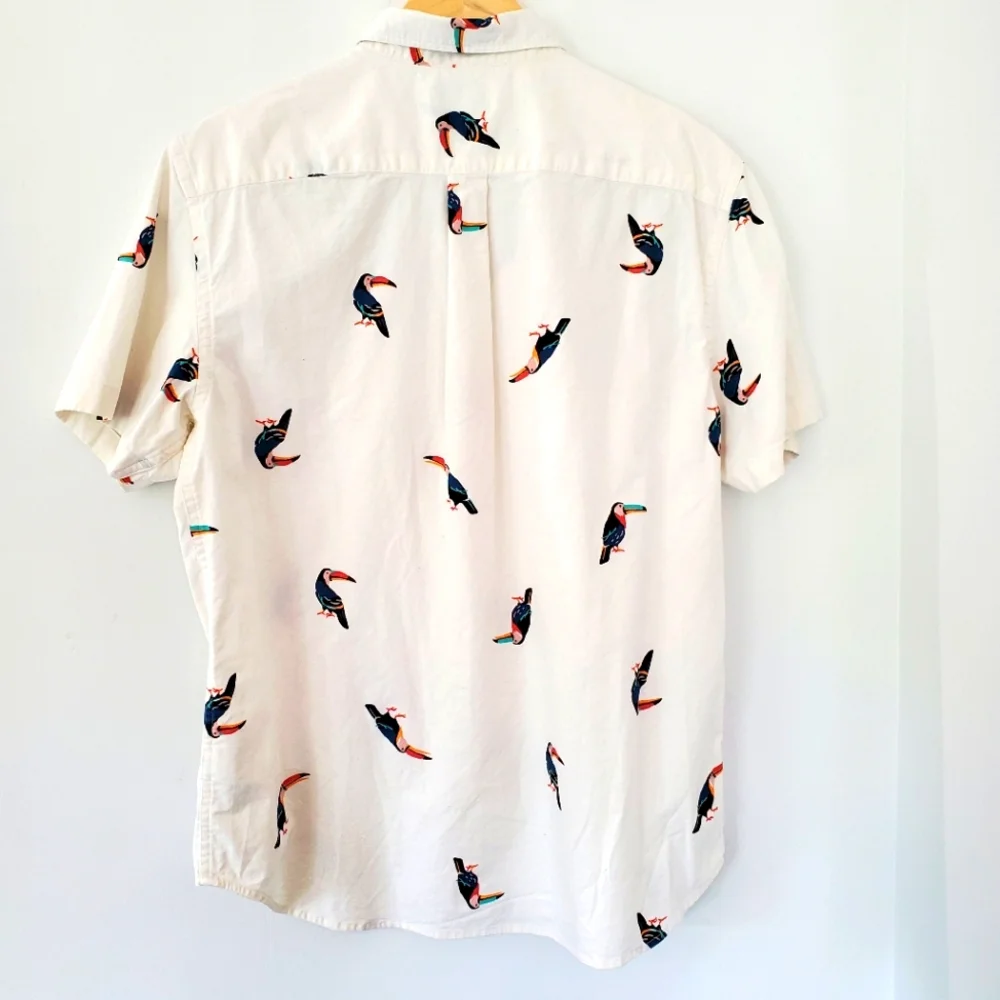 OLD NAVY Men L Ivory Colorful Toucan SS Button Up Shirt "Built In Flex" Tropical - Picture 7 of 14